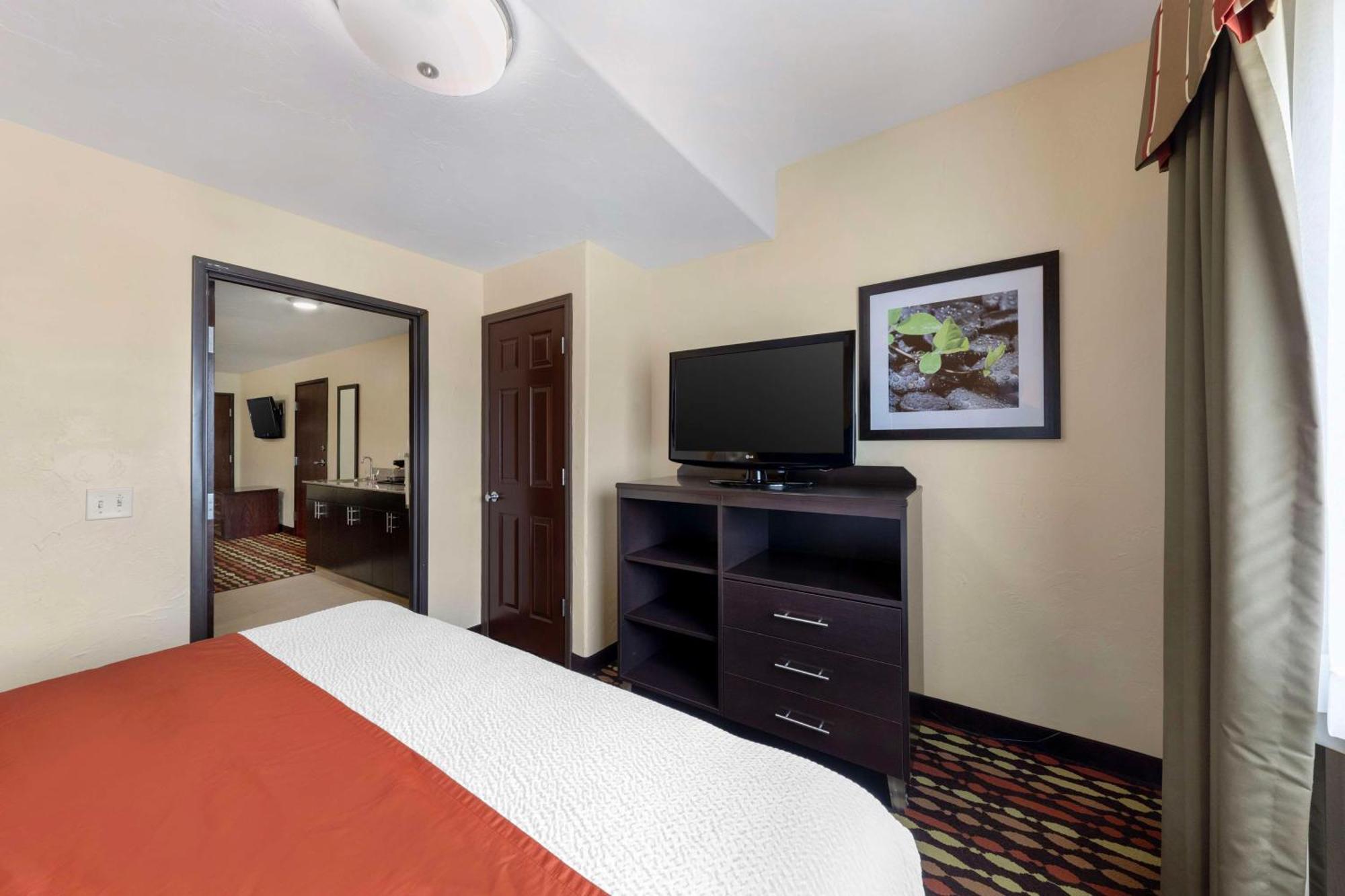 Best Western Greentree Inn & Suites Moore Eksteriør bilde