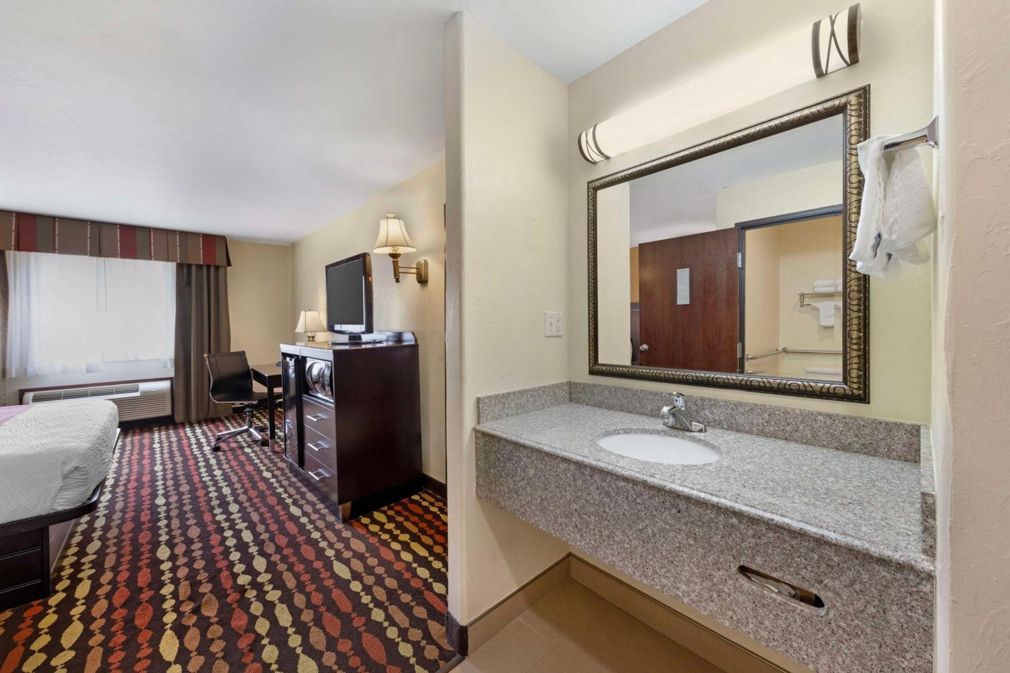 Best Western Greentree Inn & Suites Moore Eksteriør bilde