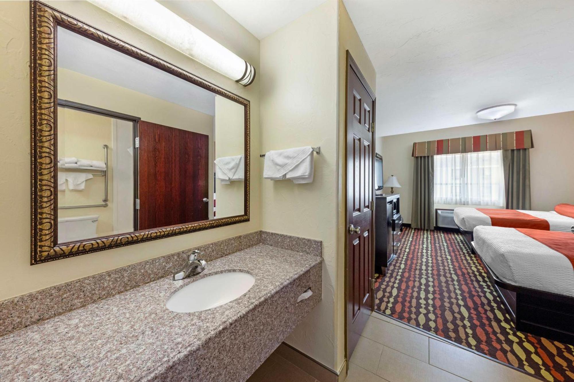 Best Western Greentree Inn & Suites Moore Eksteriør bilde