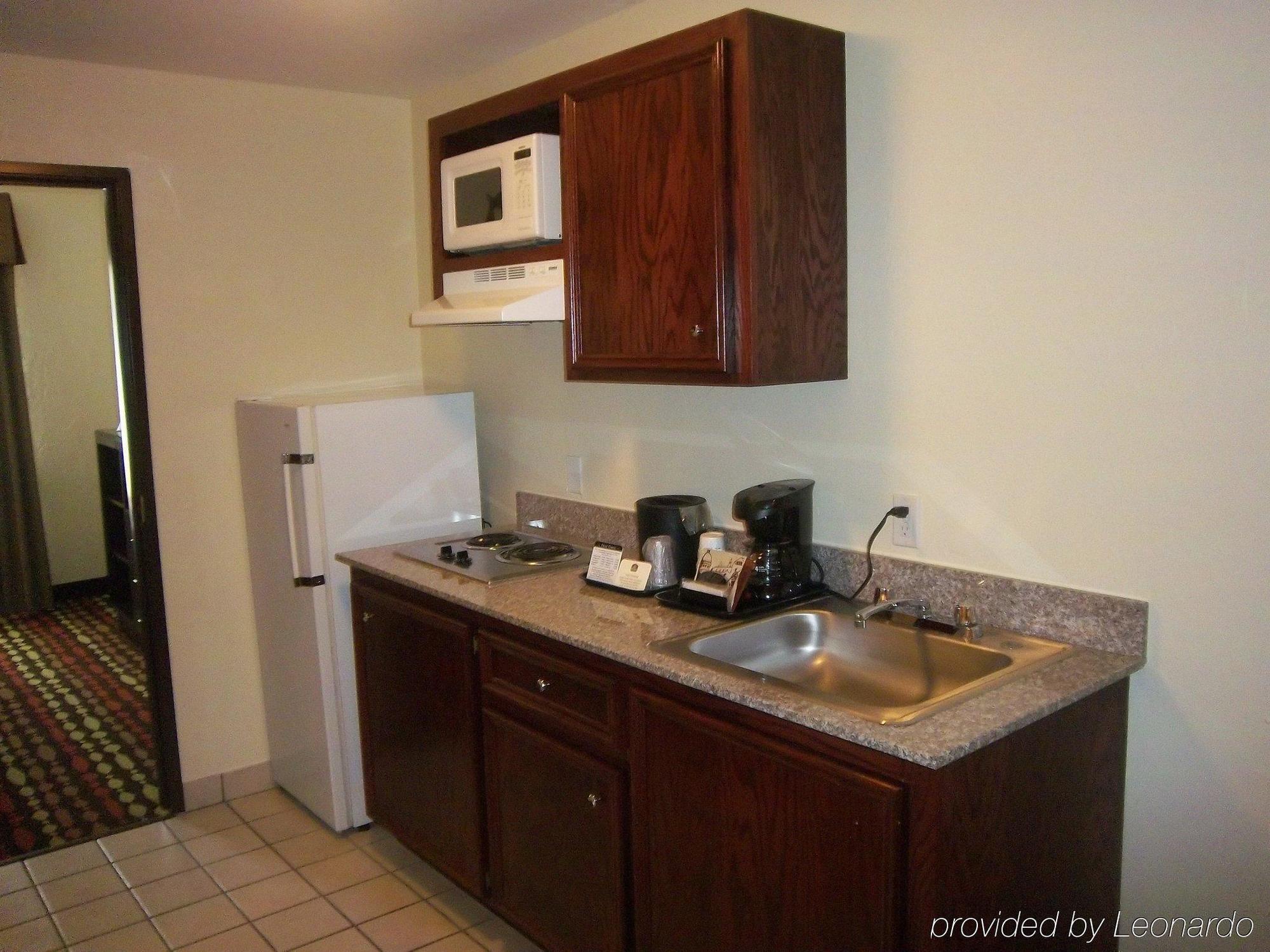 Best Western Greentree Inn & Suites Moore Rom bilde